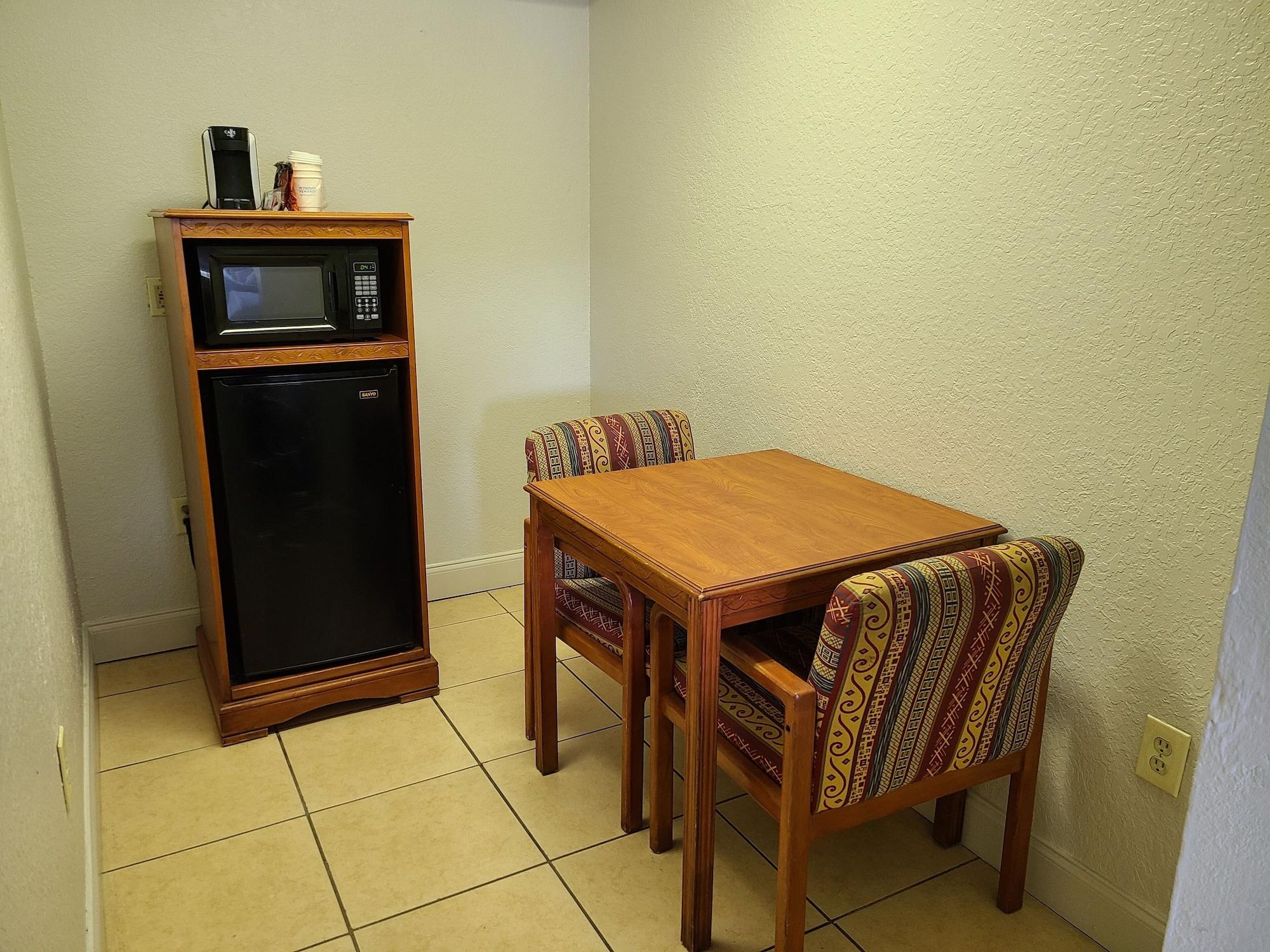 Quality Inn & Suites Orlando East - Ucf Area Alafaya Eksteriør billede