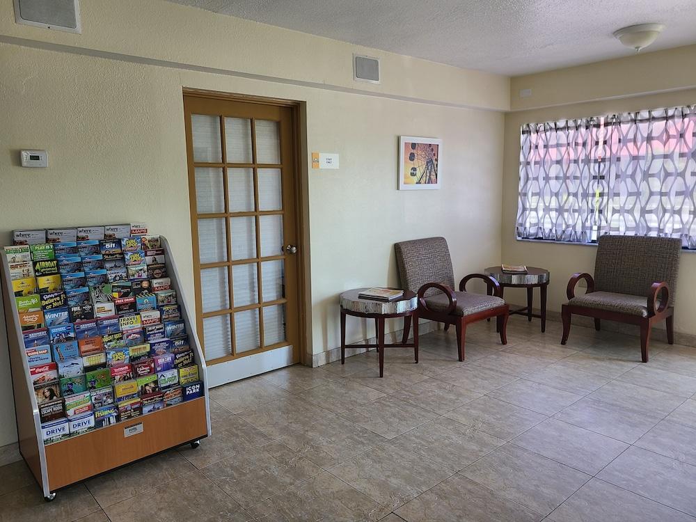 Quality Inn & Suites Orlando East - Ucf Area Alafaya Eksteriør billede
