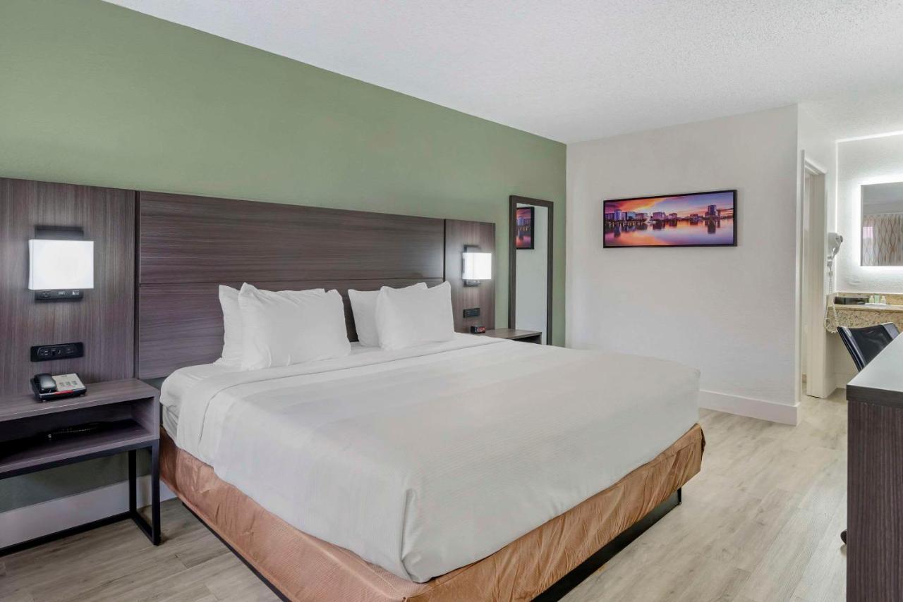 Quality Inn & Suites Orlando East - Ucf Area Alafaya Eksteriør billede