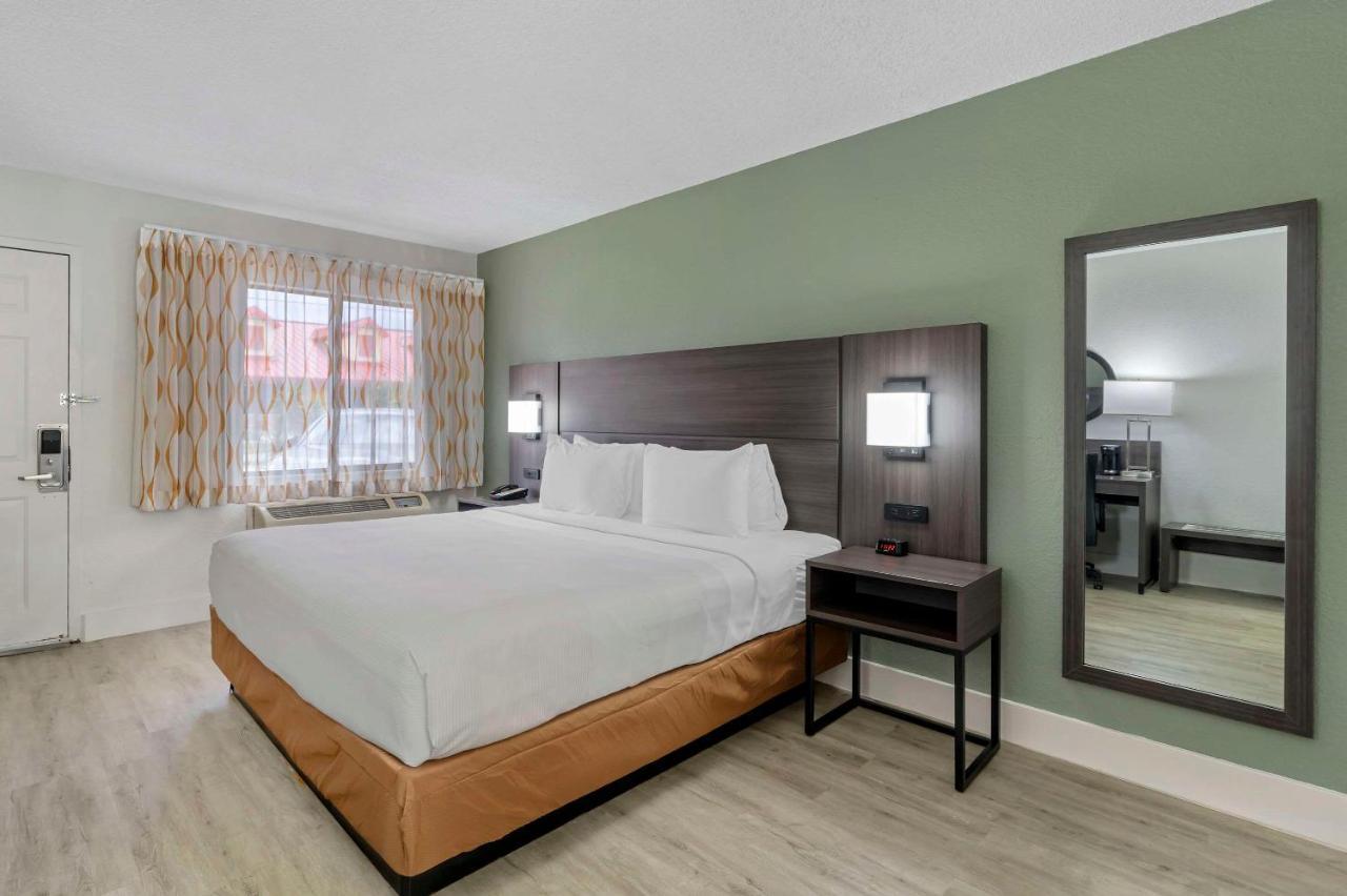 Quality Inn & Suites Orlando East - Ucf Area Alafaya Eksteriør billede