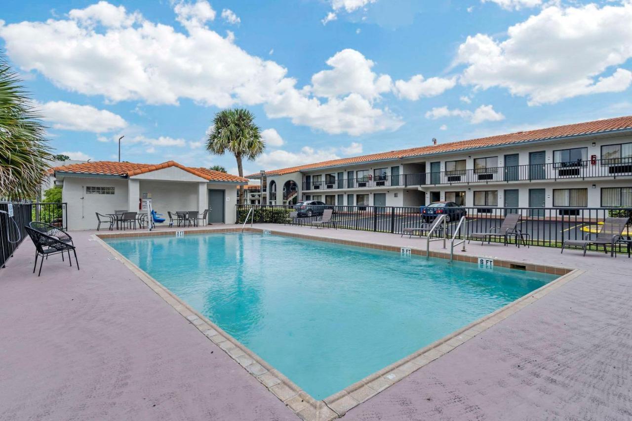 Quality Inn & Suites Orlando East - Ucf Area Alafaya Eksteriør billede