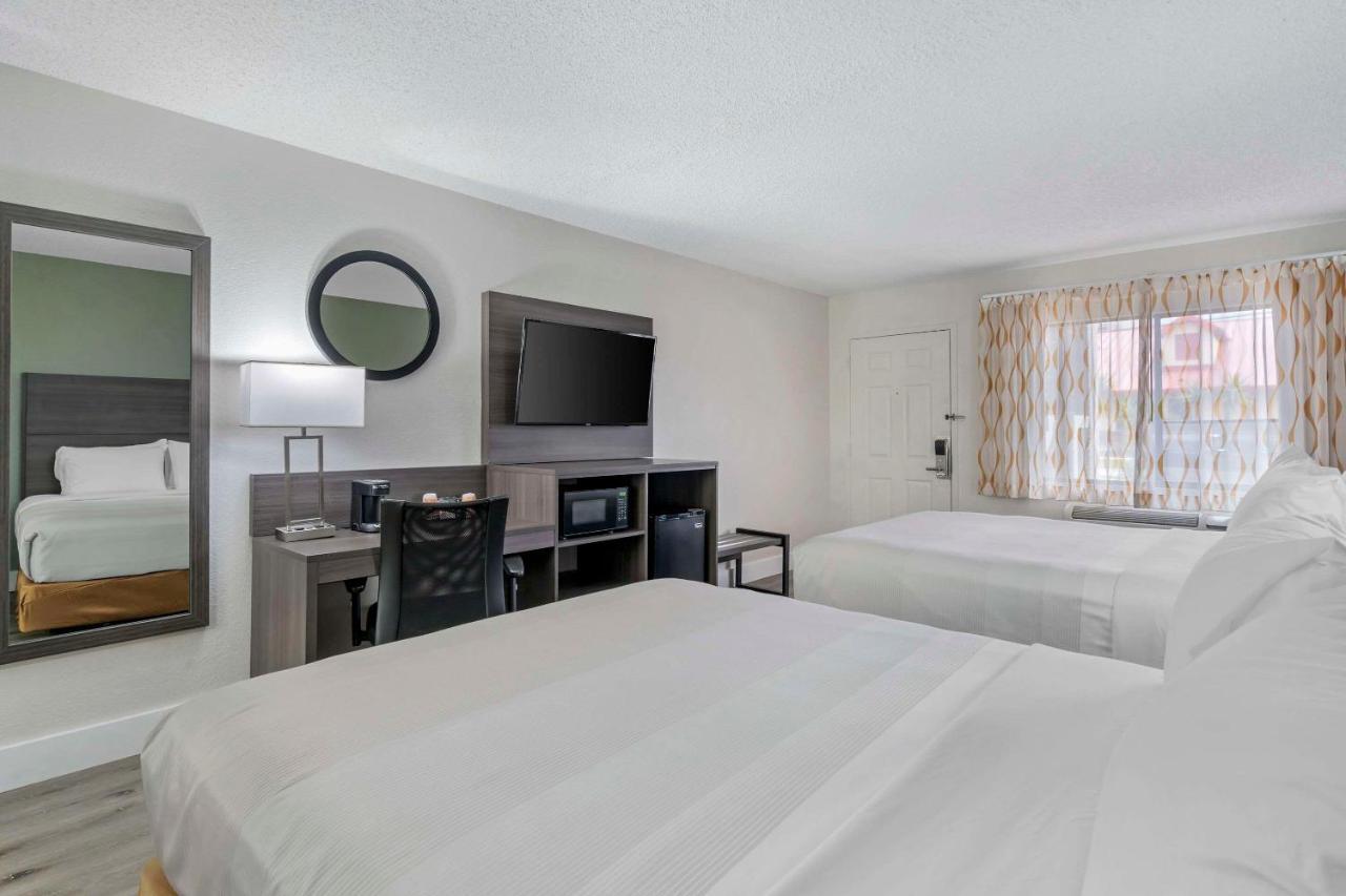 Quality Inn & Suites Orlando East - Ucf Area Alafaya Eksteriør billede