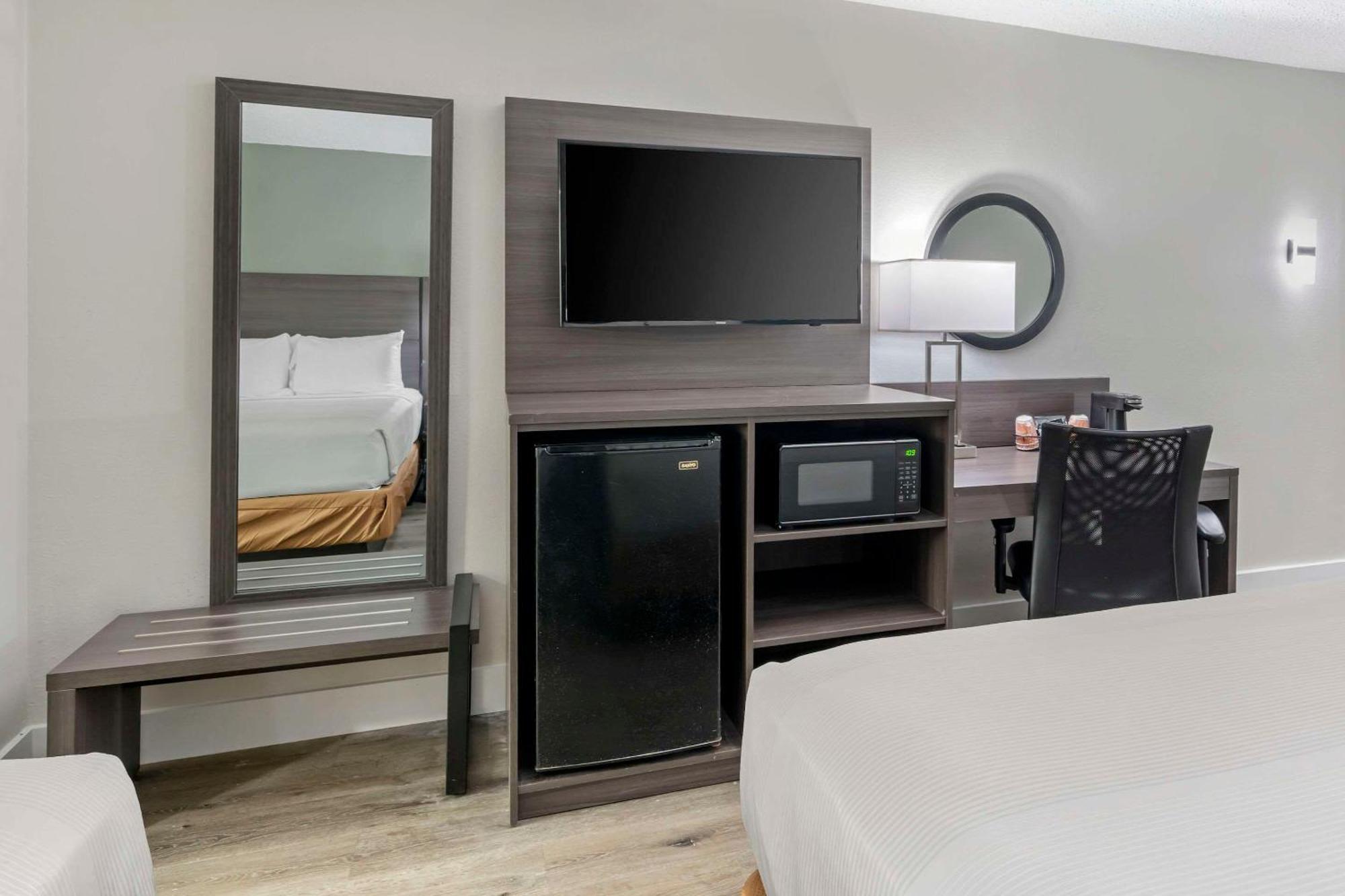 Quality Inn & Suites Orlando East - Ucf Area Alafaya Eksteriør billede