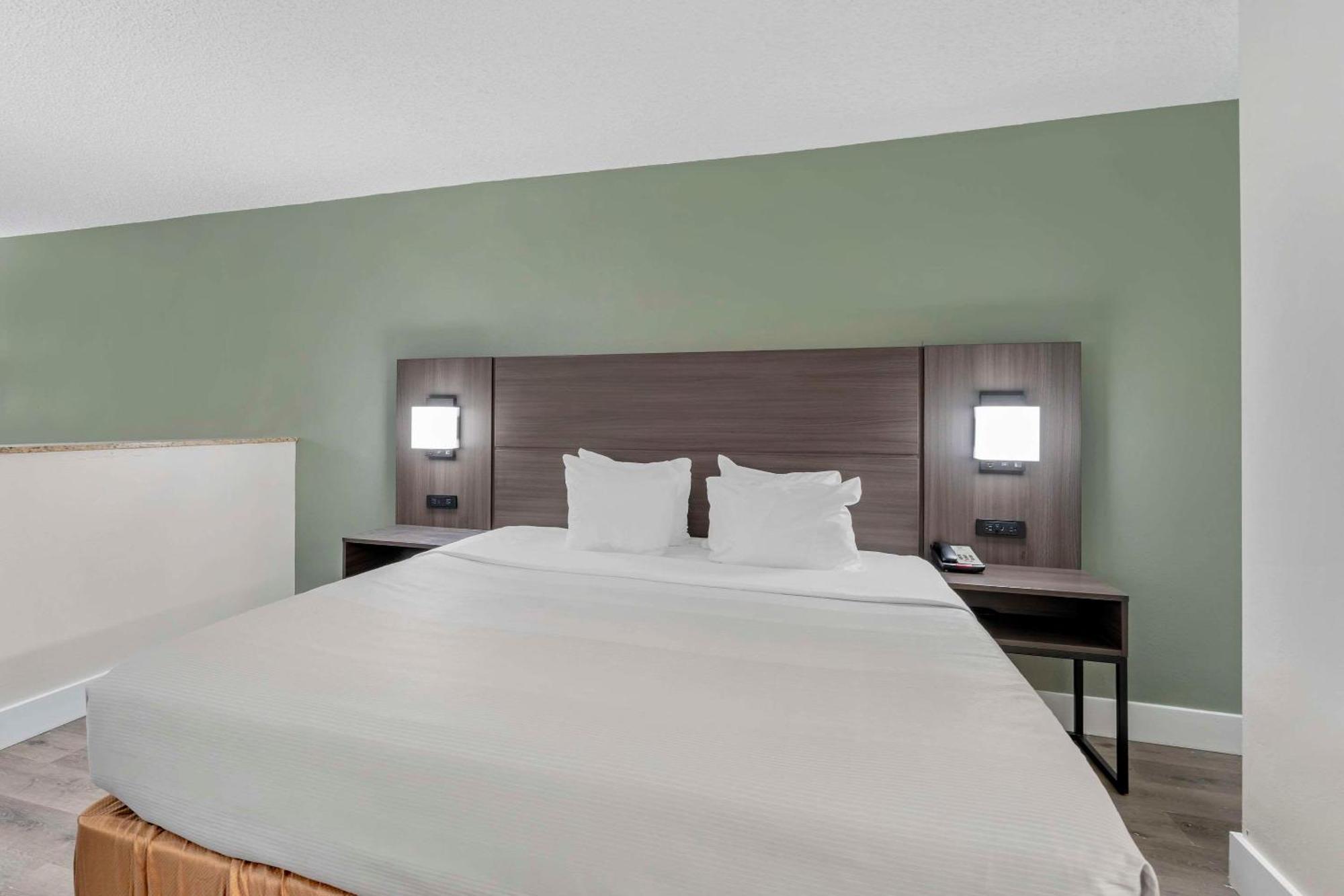 Quality Inn & Suites Orlando East - Ucf Area Alafaya Eksteriør billede