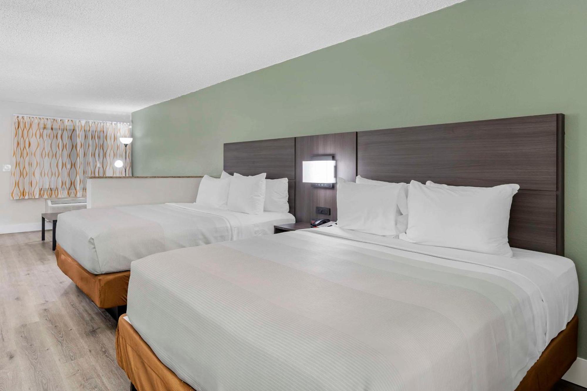 Quality Inn & Suites Orlando East - Ucf Area Alafaya Eksteriør billede