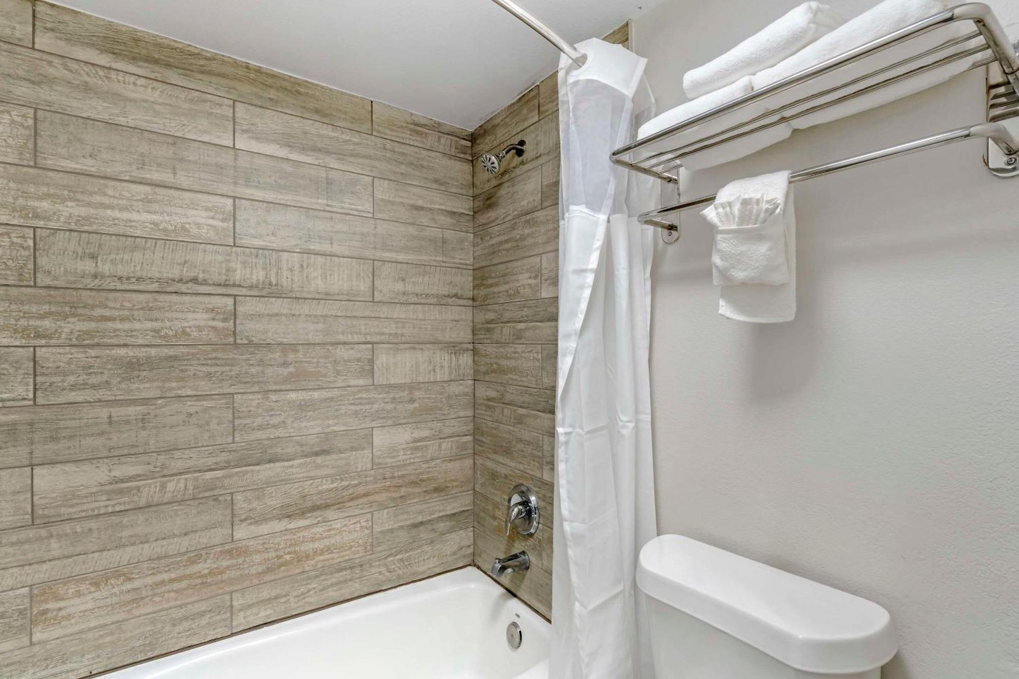 Quality Inn & Suites Orlando East - Ucf Area Alafaya Eksteriør billede