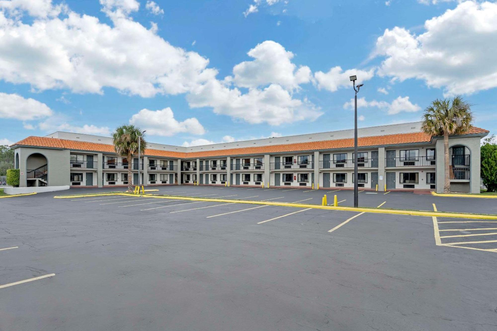 Quality Inn & Suites Orlando East - Ucf Area Alafaya Eksteriør billede