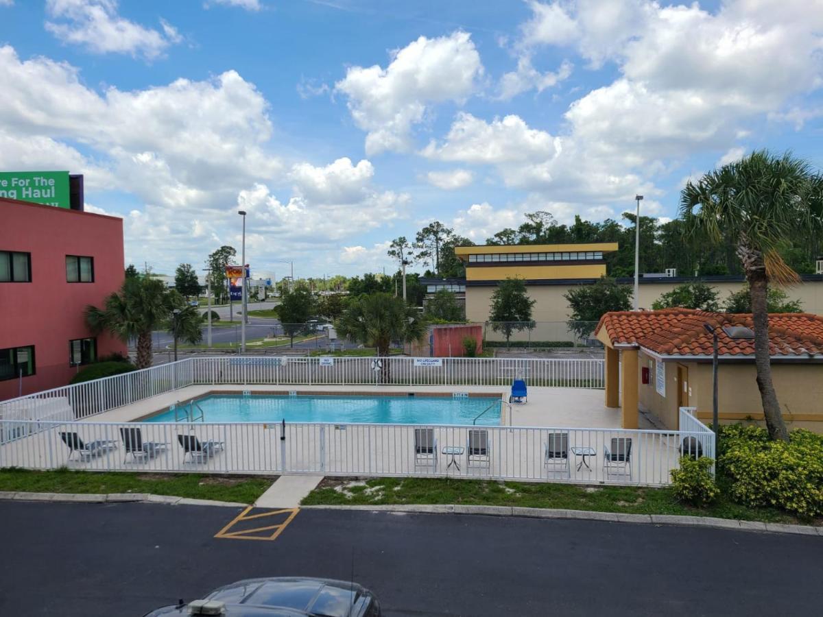 Quality Inn & Suites Orlando East - Ucf Area Alafaya Eksteriør billede